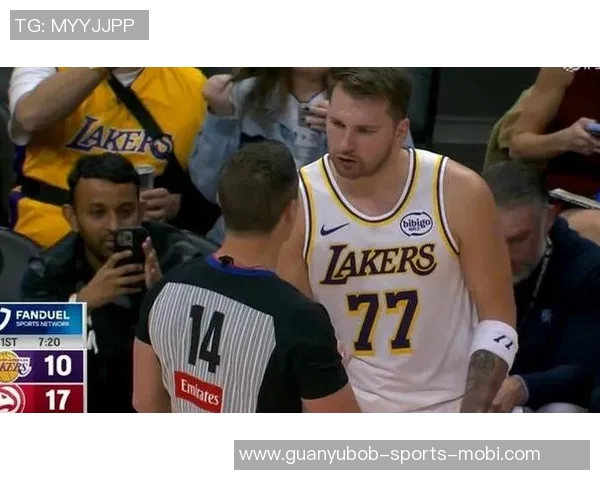 湖人半场落后76人7分东契奇贡献19分8篮板5助攻小里表现不佳仅得2分